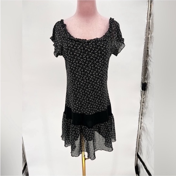 EUC No Excuse Floral Mini Dress - Picture 2 of 9